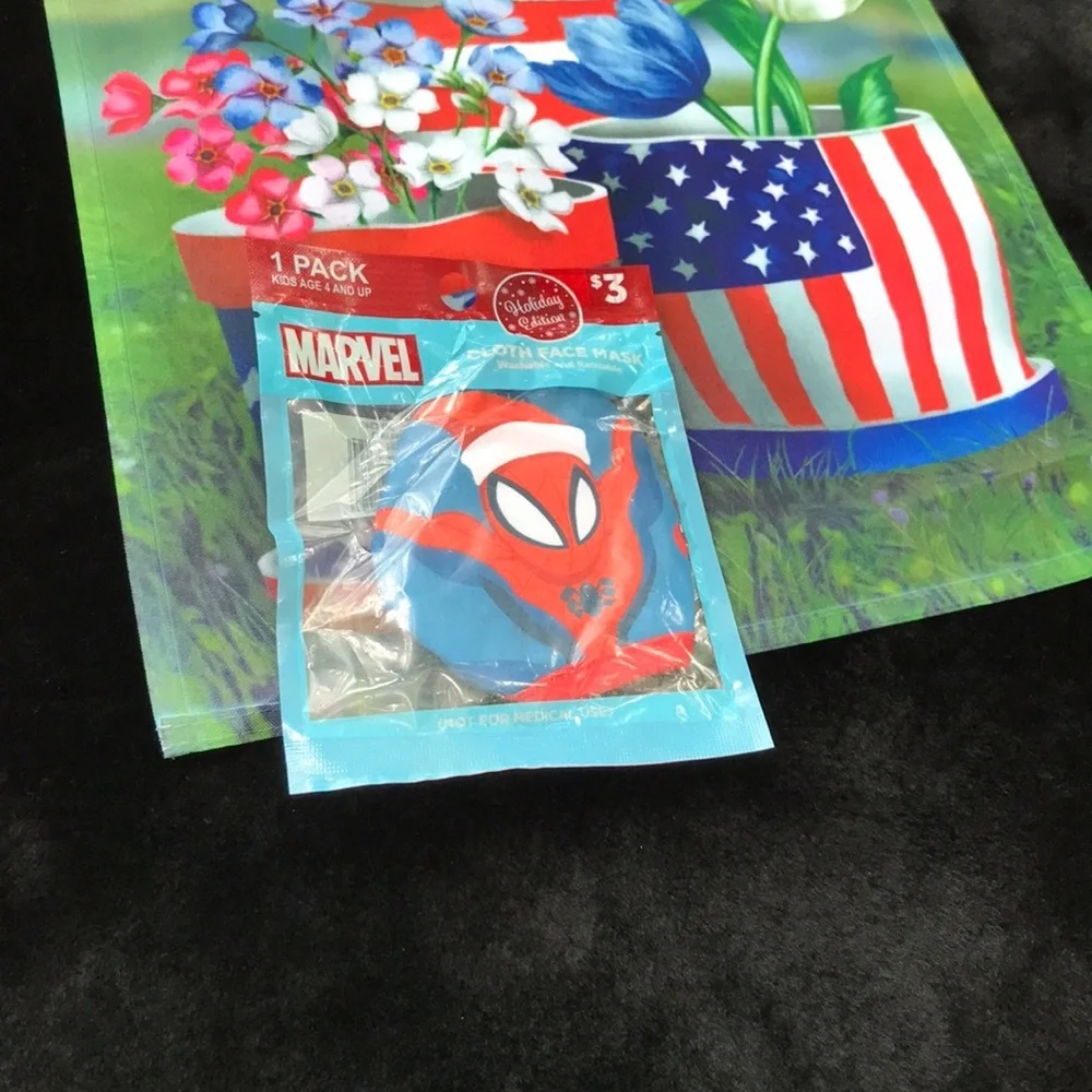 NWT Marvel Spider-Man Kids Christmas Cloth Face Mask Holiday Edition Washable